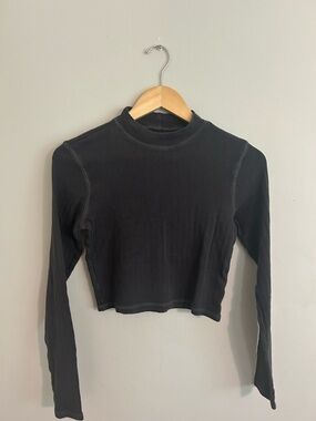 American Eagle Outfitters Black Ribbed Long-Sleeve Crop Tee